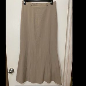 Long godet skirt